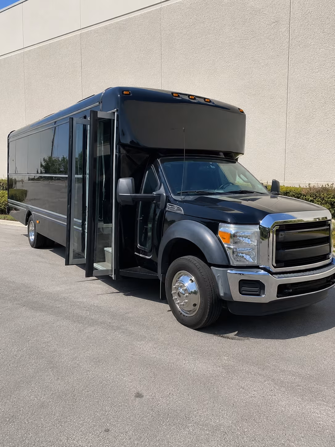 Garland Birthday, Sweet 16, & Quinceañera Transportation party bus exterior