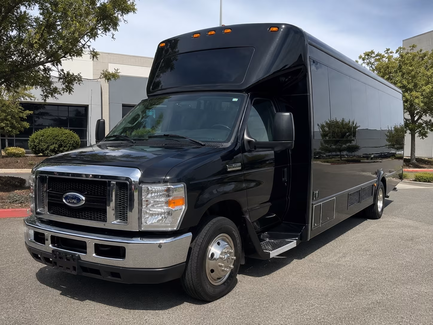 Rowlett Homecoming & Prom Party Bus Rentals